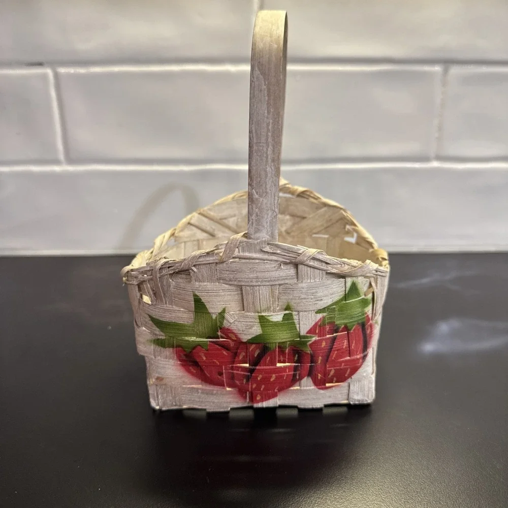 Hand Painted White Wooden Basket Country Folk‎ Art Décor Strawberries